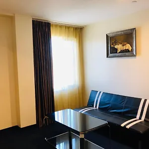 *** Hotel John USA